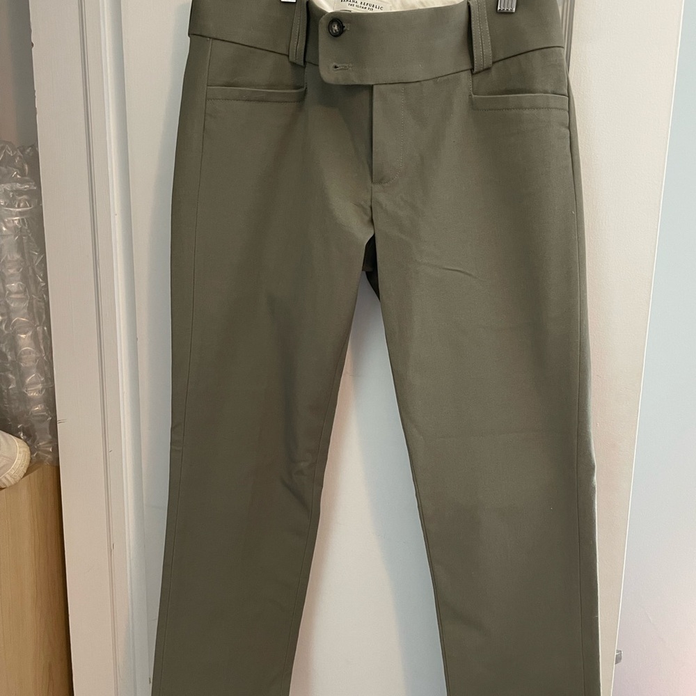 Capri Olive green pants